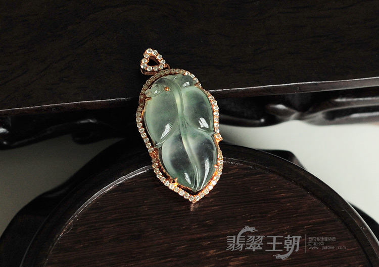 冰玻种飘花缅甸翡翠镶玫瑰金“金枝玉叶”挂件（真钻）