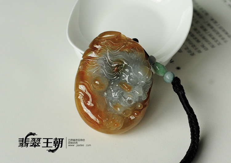 冰种黄翡缅甸翡翠部落首领头手玩件