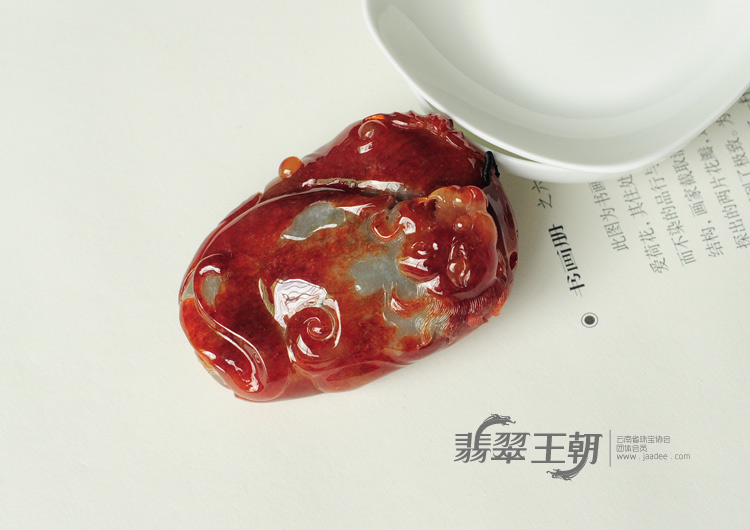 糯冰种红翡缅甸翡翠招财佛手手玩件
