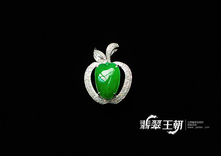 冰种阳绿满绿缅甸翡翠包白金桃心胸坠(真钻)