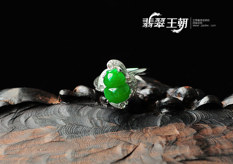 冰种满绿缅甸翡翠包白金葫芦戒指(真钻)