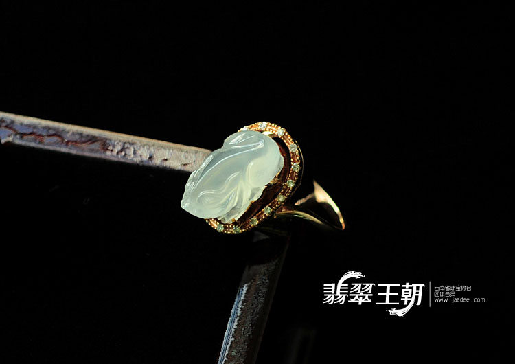 冰种缅甸翡翠镶玫瑰金貔貅戒指（真钻）