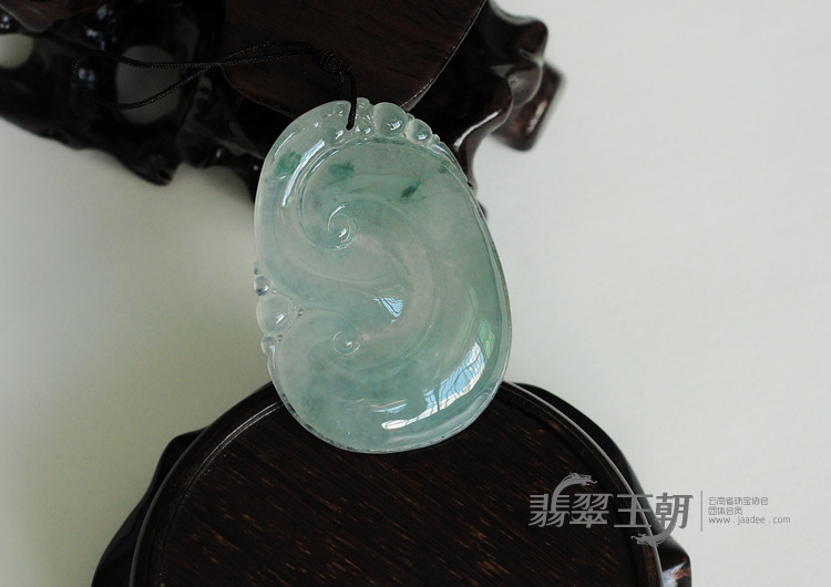 冰种飘花缅甸翡翠如意挂件