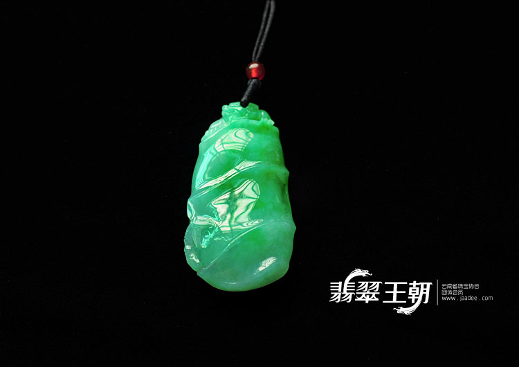 糯冰种翠色缅甸翡翠节节高挂件