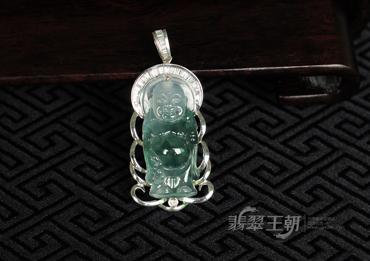 冰玻种飘花缅甸翡翠镶白金站佛挂件