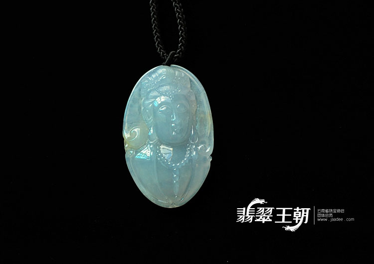 冰种淡春色略带黄翡缅甸翡翠观音头挂件