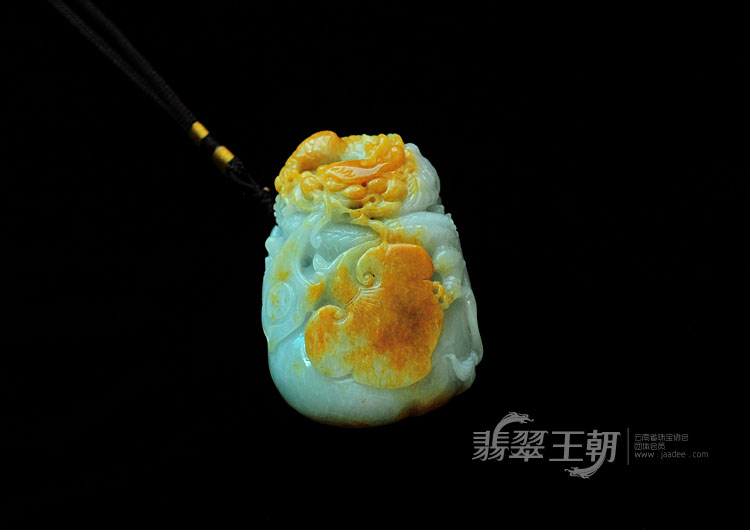 细糯种黄翡缅甸翡翠龙行如意手玩件
