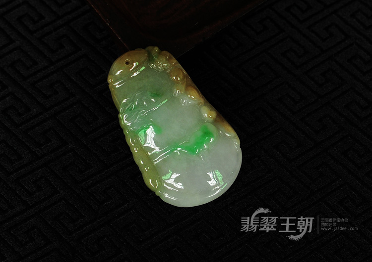 糯冰种黄加绿缅甸翡翠节节高挂件