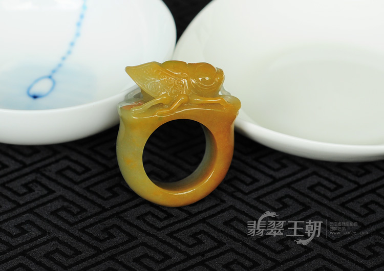 糯冰种黄翡一鸣惊人指环