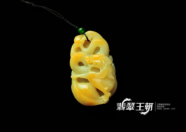 细糯种黄翡缅甸翡翠飞龙金宝挂件