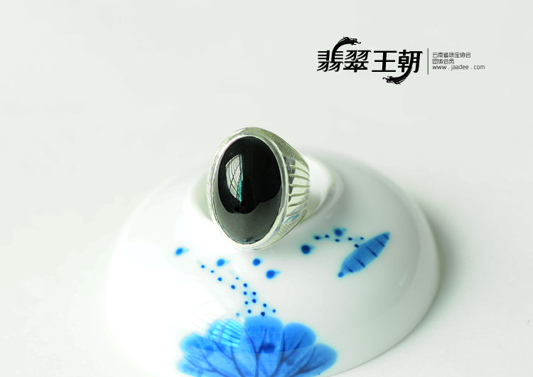 糯冰种墨翠缅甸翡翠戒面