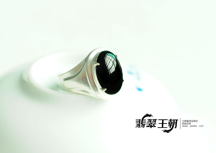 糯冰种墨翠缅甸翡翠戒面