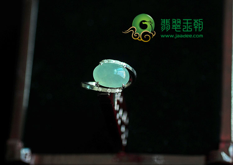 冰种晴水缅甸翡翠镶银戒指(奥钻)