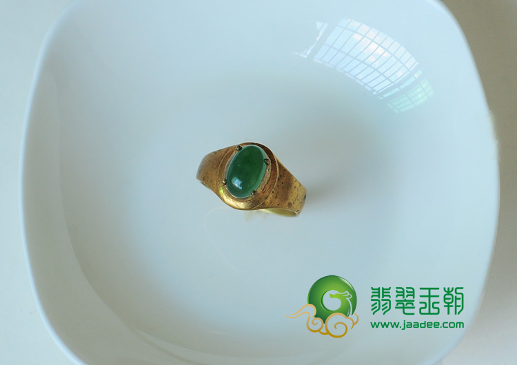 冰种满绿缅甸翡翠戒面
