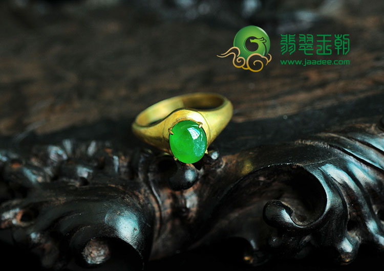 冰玻种阳绿缅甸翡翠戒面