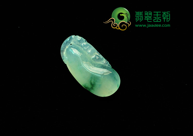 冰种飘花缅甸翡翠福瓜挂件