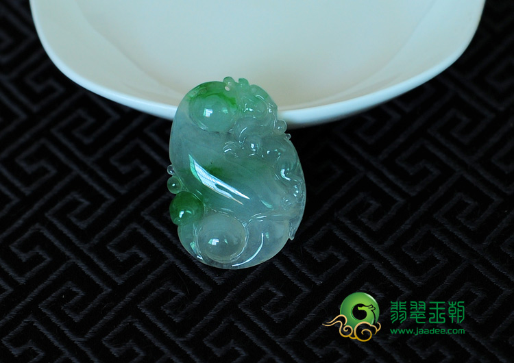 冰种翠色缅甸翡翠如意寿挂件