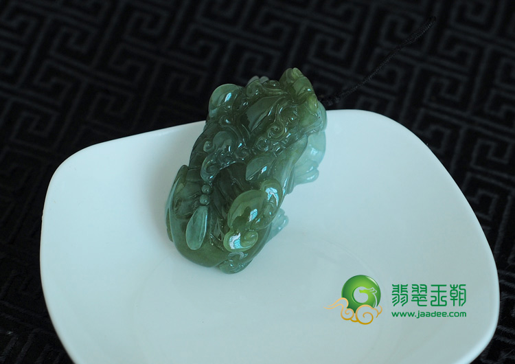 冰种蓝晴水缅甸翡翠貔貅挂件