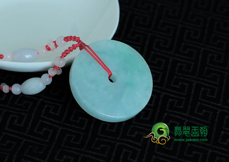 糯冰种飘翠缅甸翡翠平安扣挂件