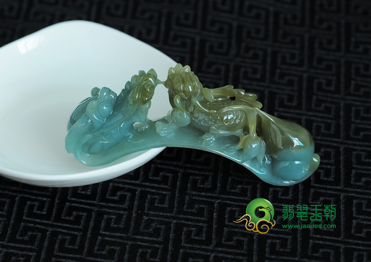 糯冰种褐黄翡缅甸翡翠龙钩挂件