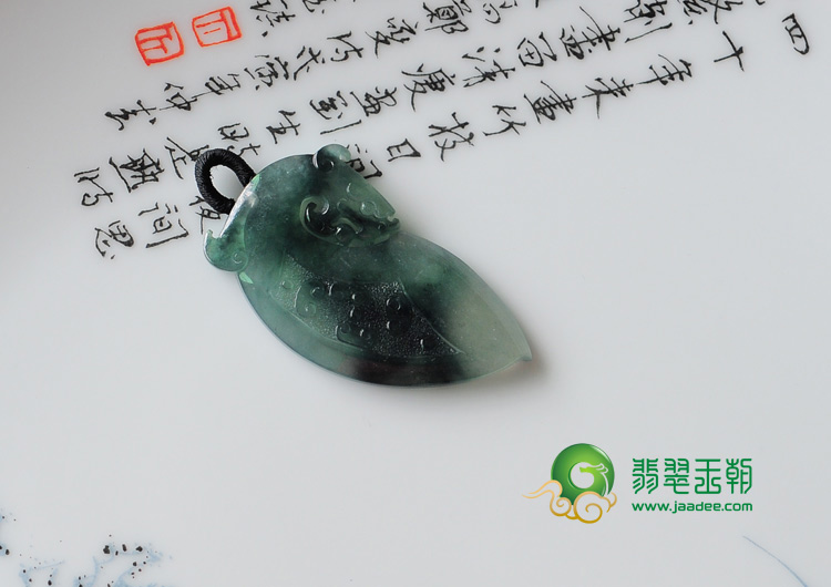 冰种飘花缅甸翡翠仿古龙挂件
