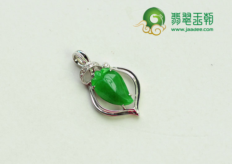 冰种正阳绿满绿缅甸翡翠包白金桃心胸坠（真钻）