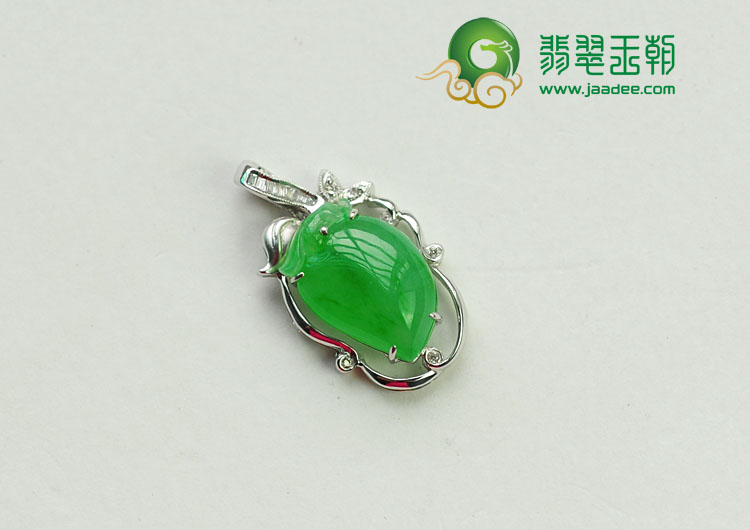 冰种苹果绿满绿缅甸翡翠包白金寿桃胸坠（真钻）