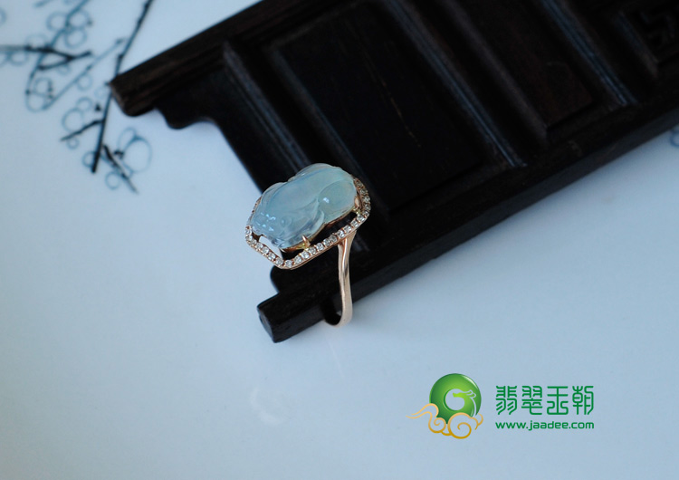 冰玻种缅甸翡翠镶玫瑰金貔貅戒指