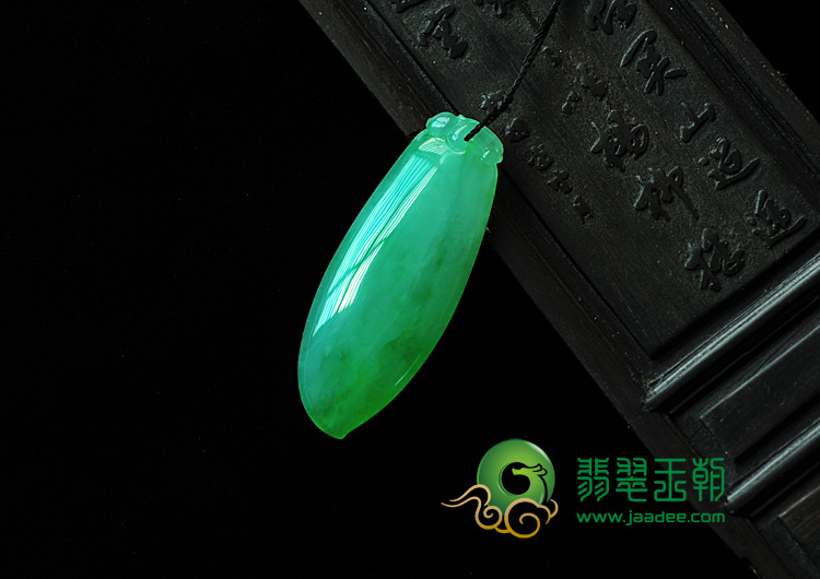 冰种苹果绿缅甸翡翠福瓜挂件