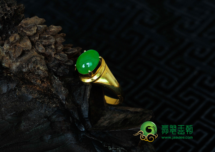冰种阳绿满绿缅甸翡翠戒面