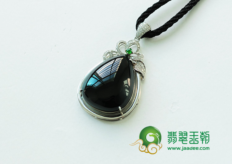 糯冰种墨翠缅甸翡翠包白金胸坠