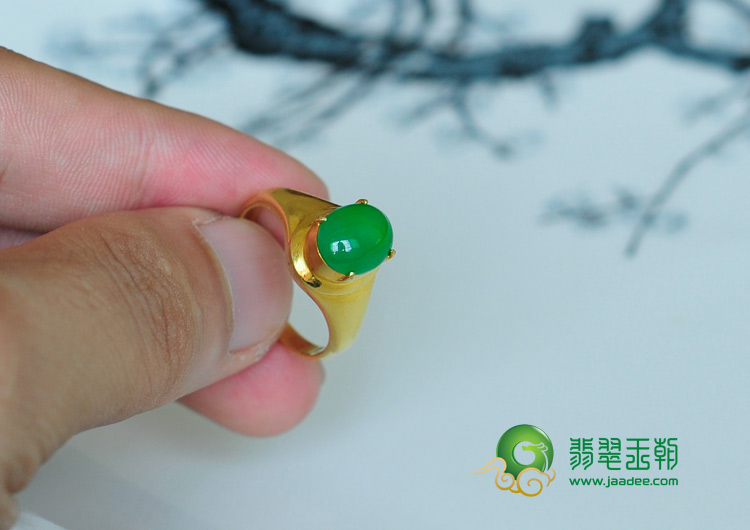 冰种阳绿满绿缅甸翡翠戒面