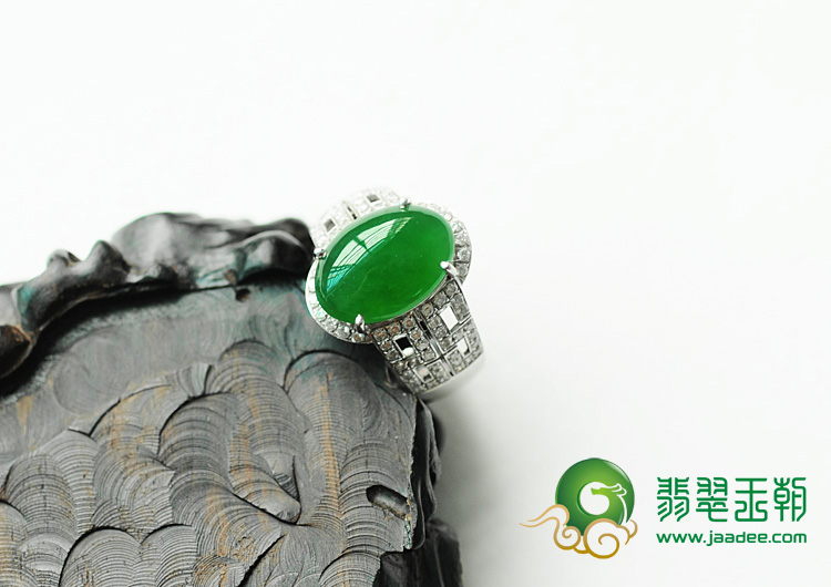 冰种菠菜绿缅甸翡翠包白金戒指（真钻）