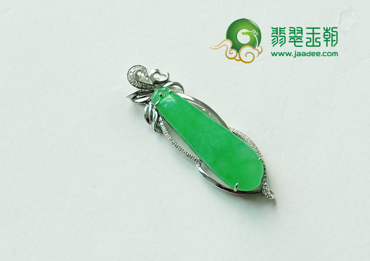冰种苹果绿缅甸翡翠包白金长寿瓜挂件（真钻）