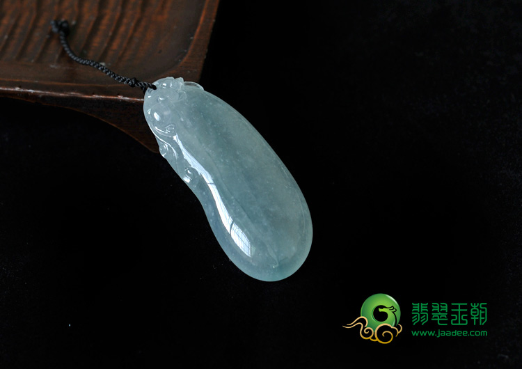 冰种晴水缅甸翡翠福瓜挂件