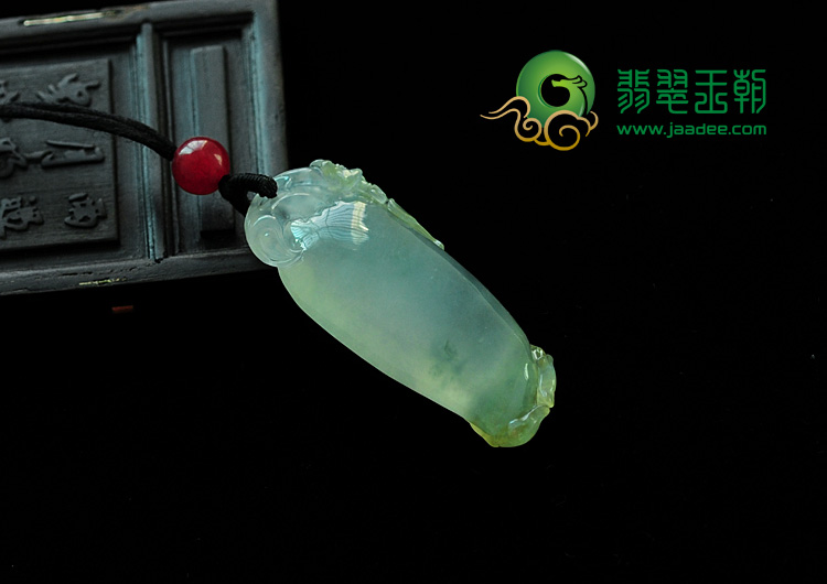 冰种黄翡飘花缅甸翡翠福瓜挂件