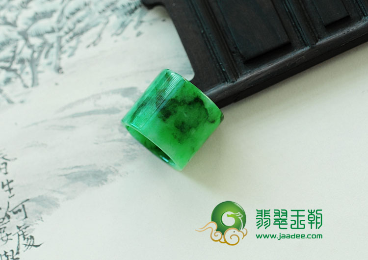 糯冰种癣加绿缅甸翡翠路路通挂件