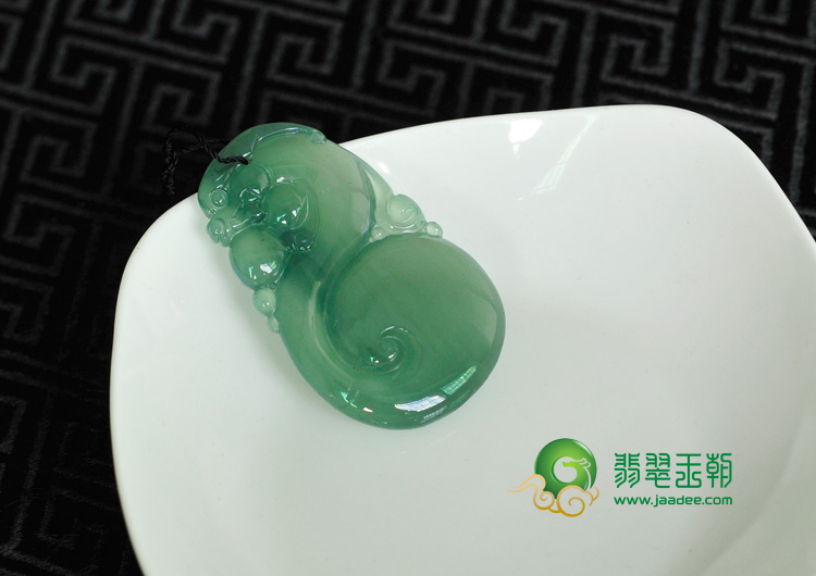 冰玻种蓝晴水缅甸翡翠龙行如意挂件