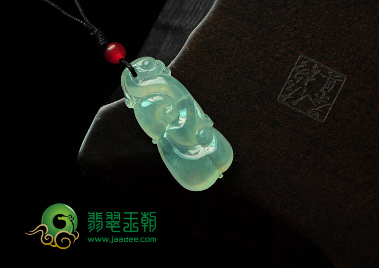 冰种晴水缅甸翡翠如意挂件