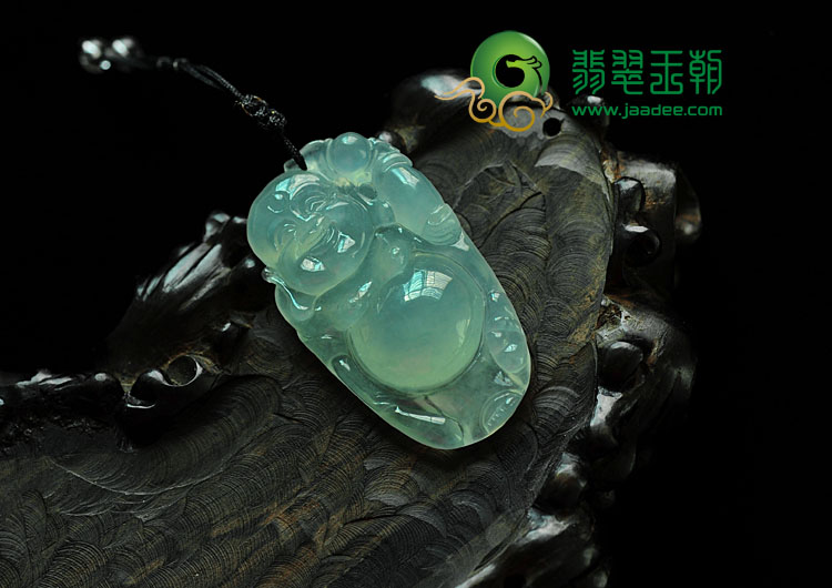 冰玻种晴水缅甸翡翠逍遥佛挂件