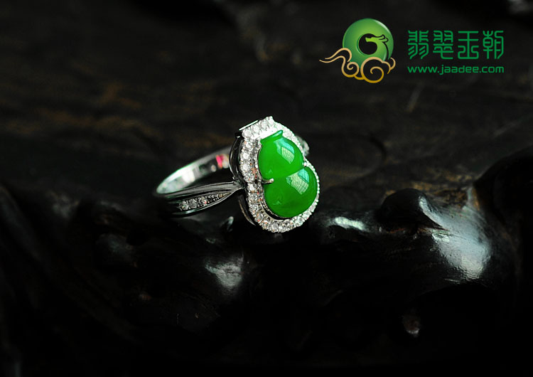 冰种正阳绿满绿缅甸翡翠包白金戒指（真钻）