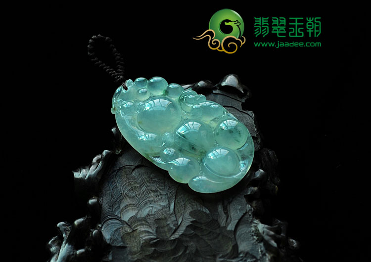 冰种飘花缅甸翡翠如意挂件