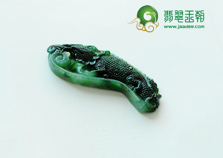 糯冰种癣加绿缅甸翡翠今非昔比手玩件
