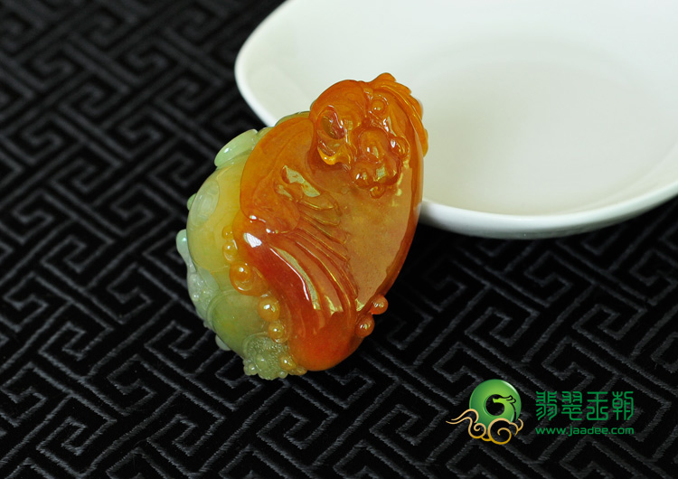 糯冰种三彩缅甸翡翠英明神武挂件