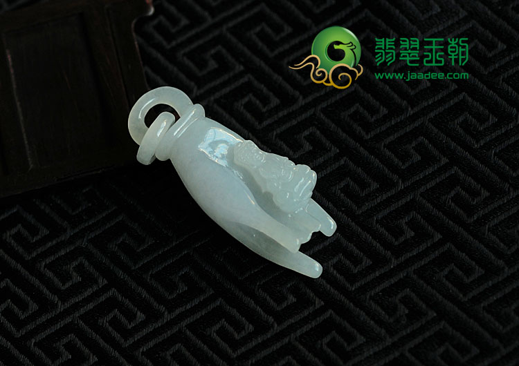 糯冰种淡晴水缅甸翡翠佛手执观音挂件（单件）