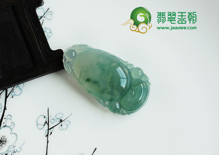 冰玻种飘花缅甸翡翠如意挂件