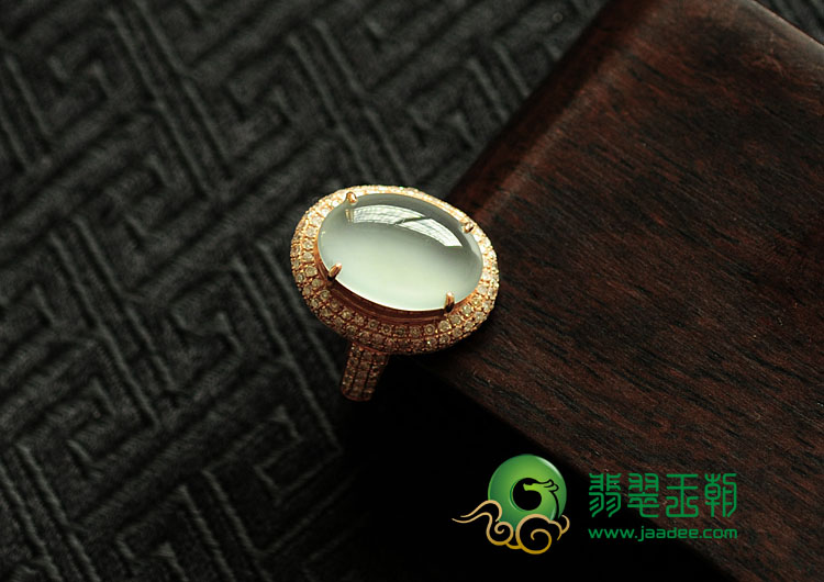 玻璃种缅甸翡翠镶玫瑰金戒指