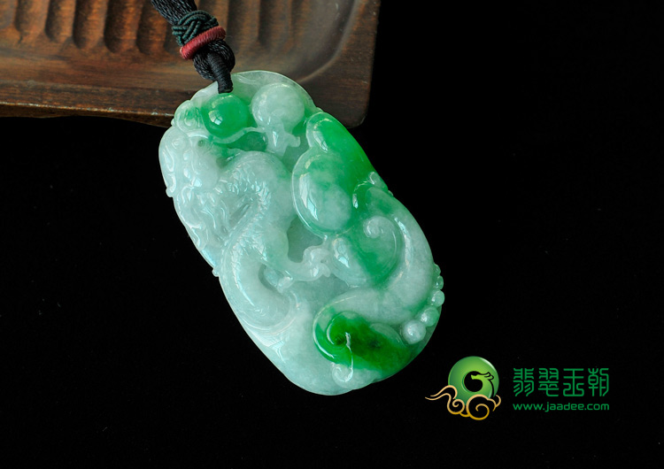 糯冰种阳绿缅甸翡翠龙行如意挂件