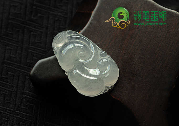 冰种缅甸翡翠如意挂件