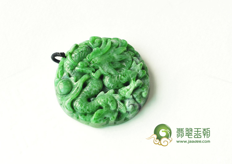 细糯种瓜皮绿缅甸翡翠龙牌挂件